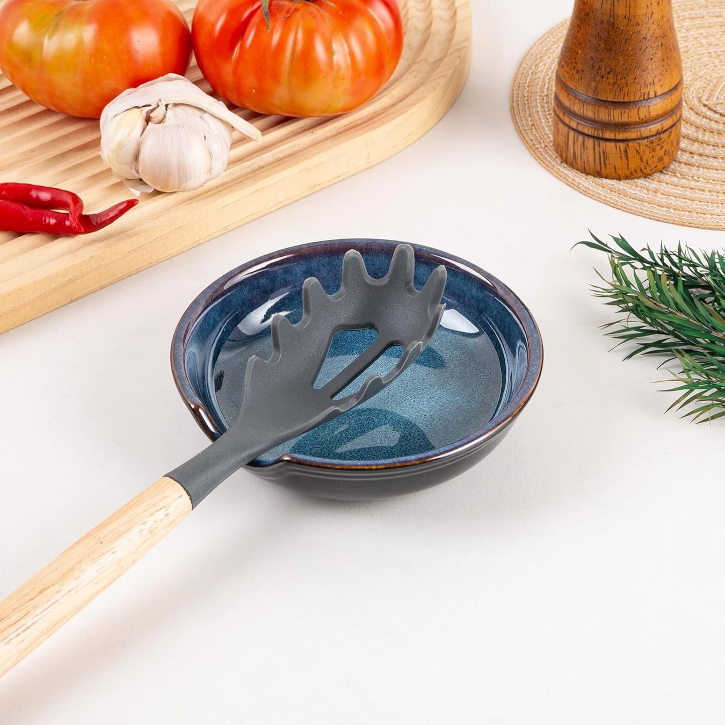 Round Ceramic Spoon Rest Kitchen and Dining Ladle Holder Creative Tableware Tray