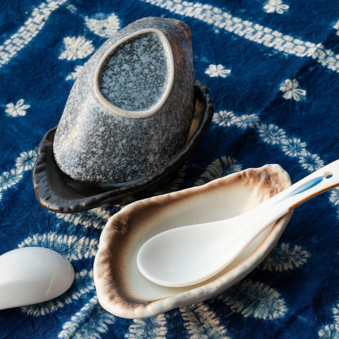 Ceramic Spoon Rest Creative Kitchen Utensil Holder Cooking & Dining Spoon Tray